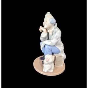 Vintage 2002 DESIGN Brand Ceramic Clown Figurine With Puppy dog  6.5" blue white